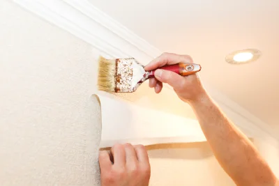 Pose de papier peint à Braillans — revêtements muraux et toiles de verre